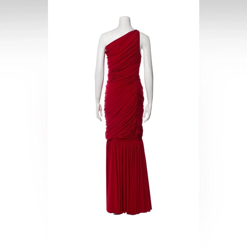 Red Norma Kamali Diana One Shoulder Ruched Fishtail Gown - Picture 2 of 4